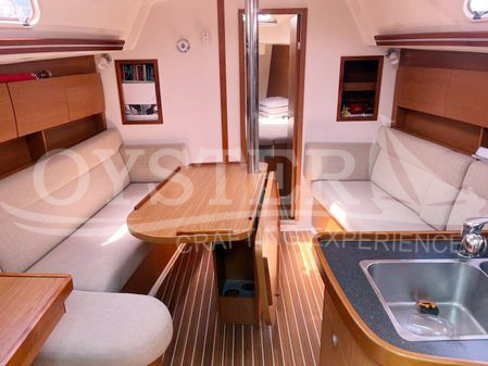 Copy of Oyster Sailing_Hanse 320 (5)