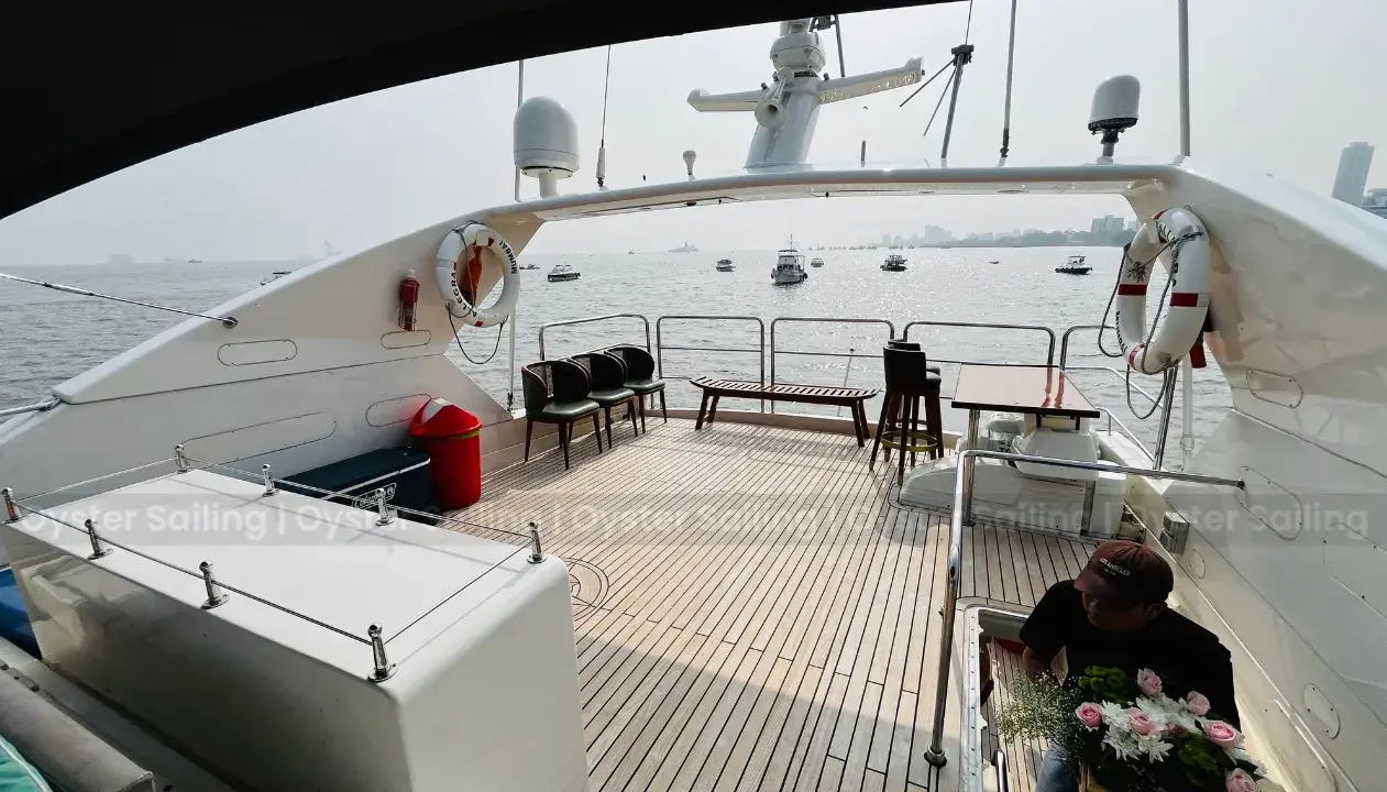 F880_Motor_Yacht (2)