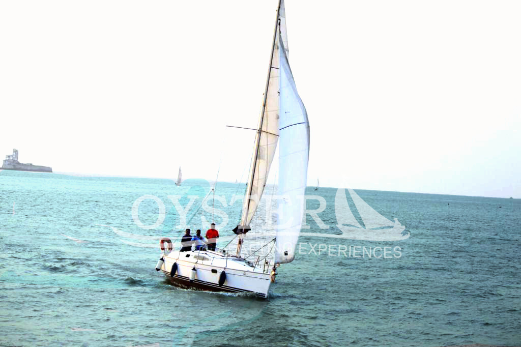 Jeanneau 29_Oyster Sailing (2)