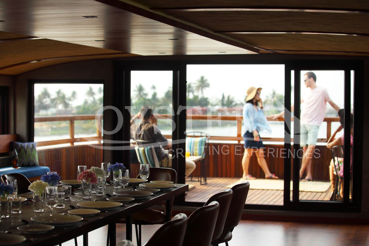 Oyster Sailing 5-Room Houseboat with Conference Hall (4)