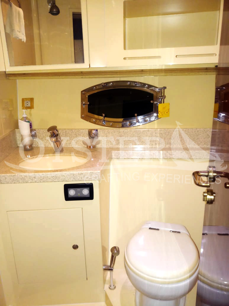 Oyster Sailing_Majesty 44 (11)