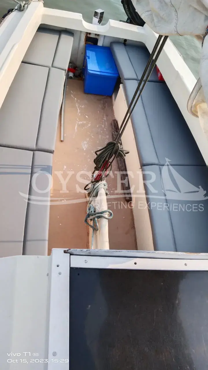 oyster sailing J21 sail boat (1)