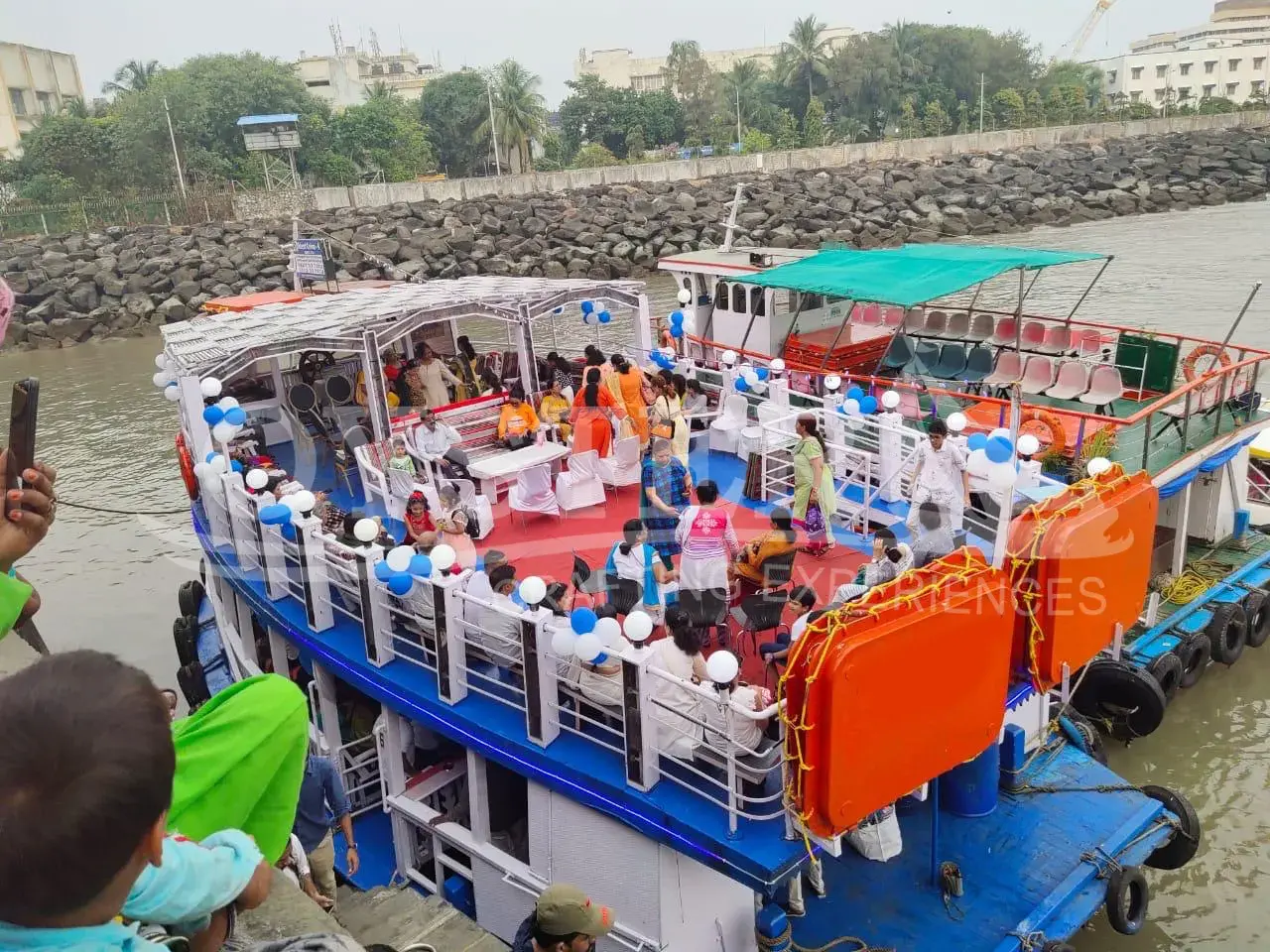 Ferry_Oyster_Sailing.jpg (5)